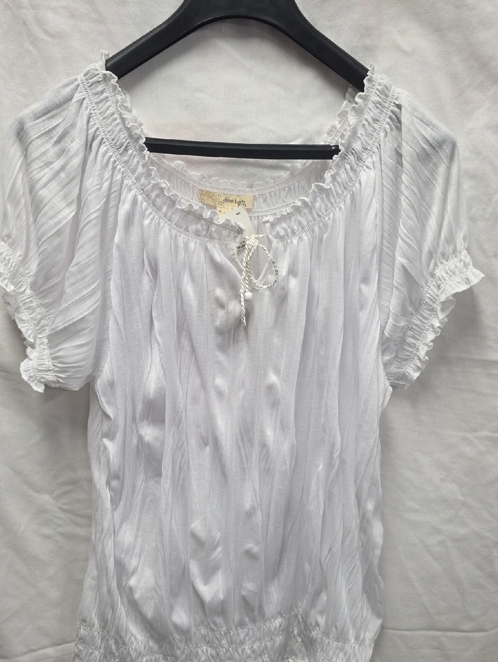 Derek Heart White Peasant Blouse with Ruffled Neckline
